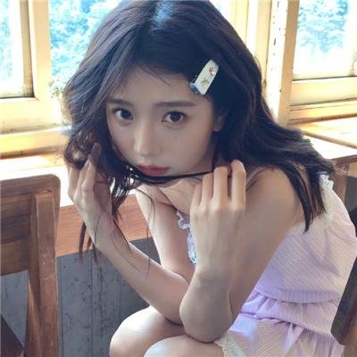 院子里的女人